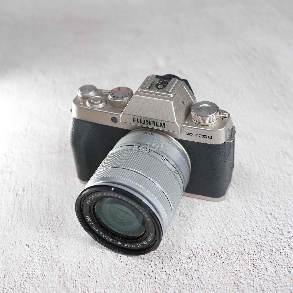 Máy ảnh Fujifilm XT200 Bạc. Mua bán Máy ảnh, Máy quay tại Quận 7 Tp Hồ Chí Minh được đăng bởi long hình 1