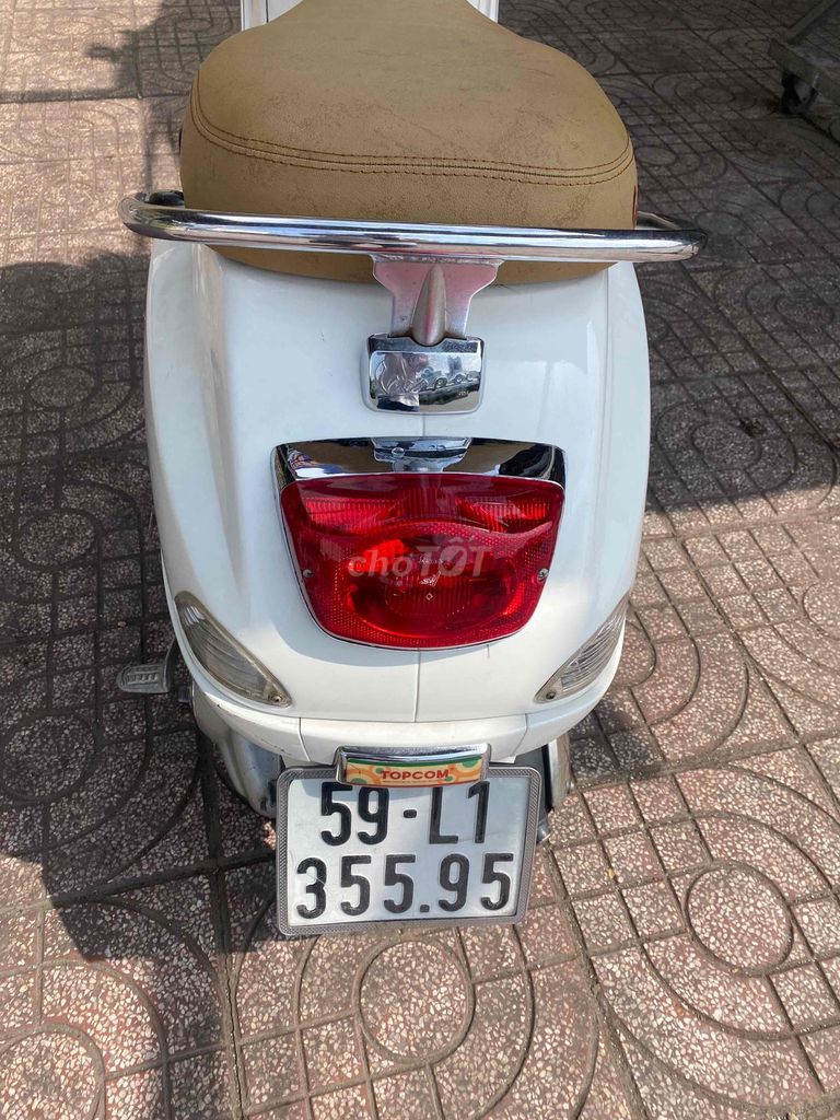 Piaggio Vespa LX 125 Trắng mới tinh. Mua bán Xe máy tại Quận 7 Tp Hồ Chí Minh được đăng bởi thanh xuân hình 2