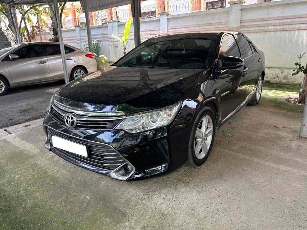 Toyota Camry 2.5Q 2016 Черная 110000 км