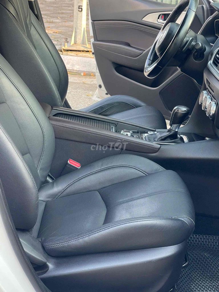 Mazda 3 1.5L Luxury  sản xuất 2019. Mua bán Ô tô tại Quận Hà Đông Hà Nội được đăng bởi A Huan  hình 17