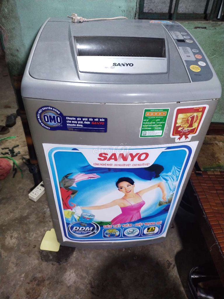 Máy giặt Sanyo 6,8 kg chạy rất tốt Nguyên Rin