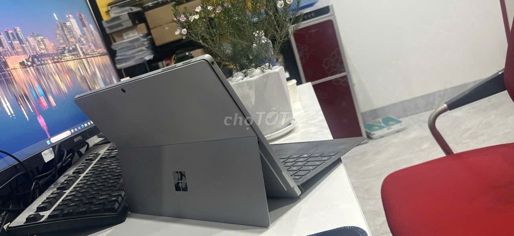 Thanh lý em Surface Pro5 Core i7-7660U /8GB /256GB