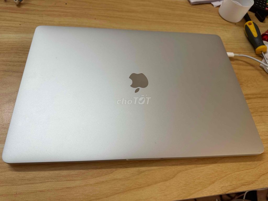 Macbook Pro 2019 i9 16” 16g/1t silver bh3 th. Mua bán Laptop tại Quận 3 Tp Hồ Chí Minh được đăng bởi Phúc Nguyễn hình 1