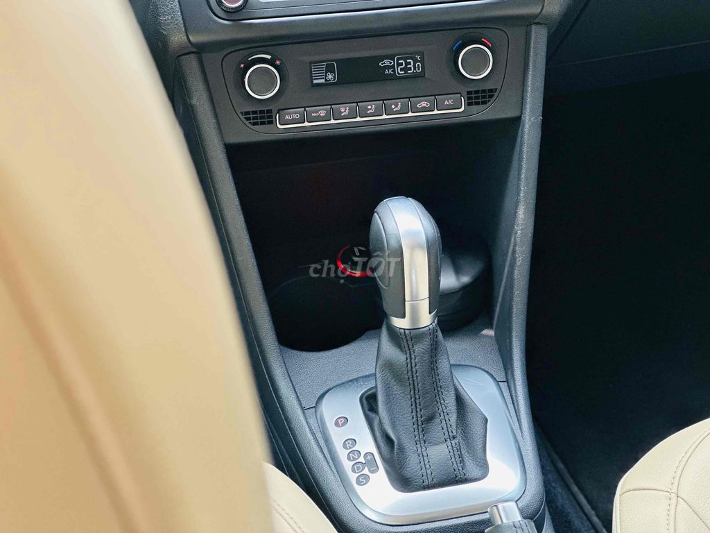 🔥 Volkswagen Polo Hatback Trắng 2020
