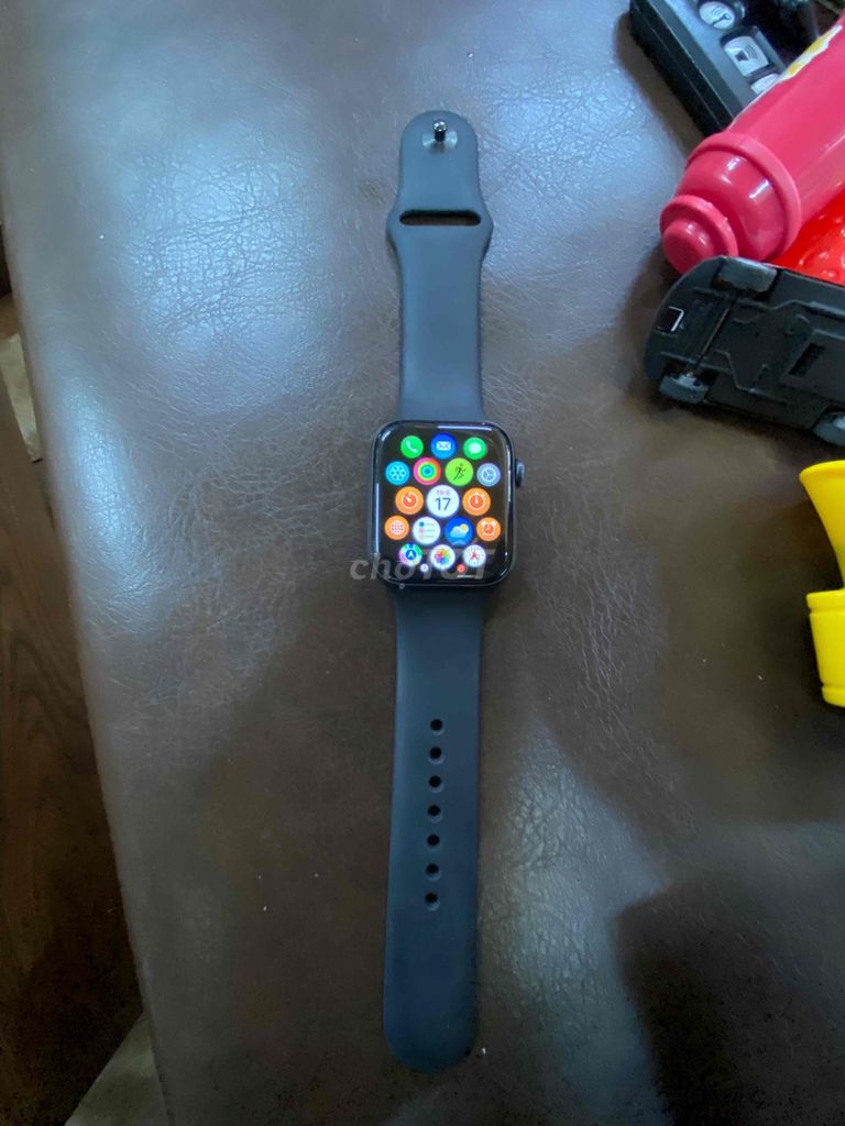 cần bán applewatch seri 5 size44