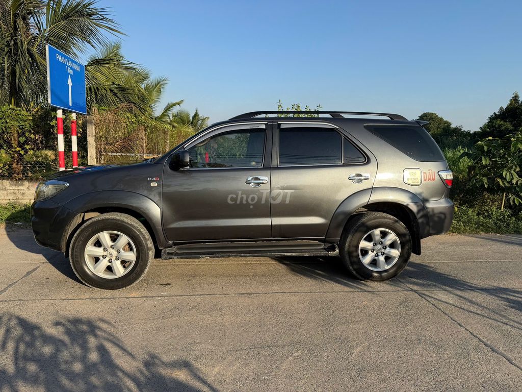 Toyota Fortuner 2010 2.G máy dầu số sàn. Mua bán Ô tô tại Quận 12 Tp Hồ Chí Minh được đăng bởi Duy Q12 hình 4