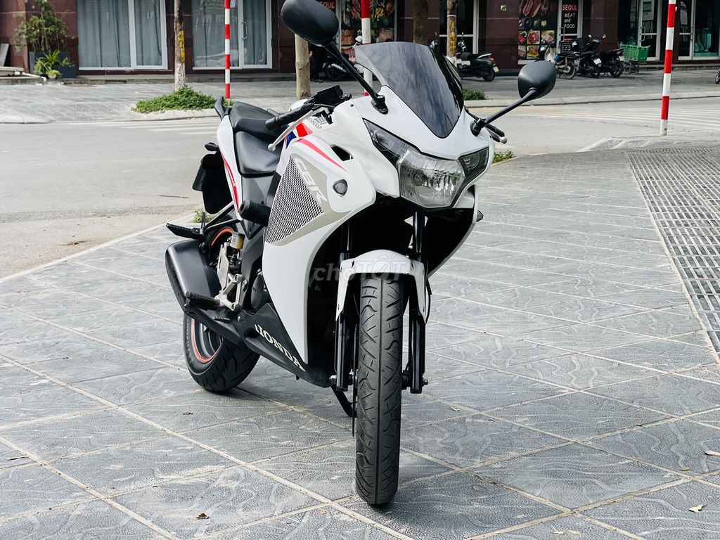 Honda CBR 150 Trắng Nhập Thái 2018 Biển 29. Mua bán Xe máy tại Quận Nam Từ Liêm Hà Nội được đăng bởi TÙNG LÂM hình 5