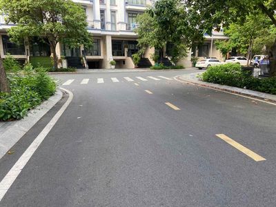 Bán nhà Vạn Phúc City