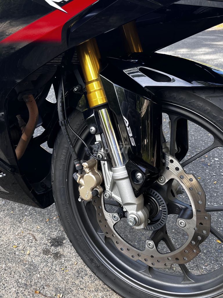 HONDA CBR 150RR - 2023 Chính chủ / Biển 43. Mua bán Xe máy tại Quận Ngũ Hành Sơn Đà Nẵng được đăng bởi Nguyễn Việt Long hình 6