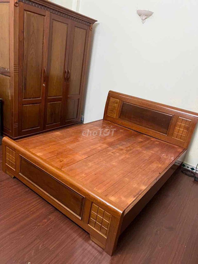 Giường ngủ Gỗ xoan đào 1m6 x 2m. Mua bán Giường, chăn ga gối nệm tại Quận Hà Đông Hà Nội được đăng bởi Nguyễn Hưng hình 1