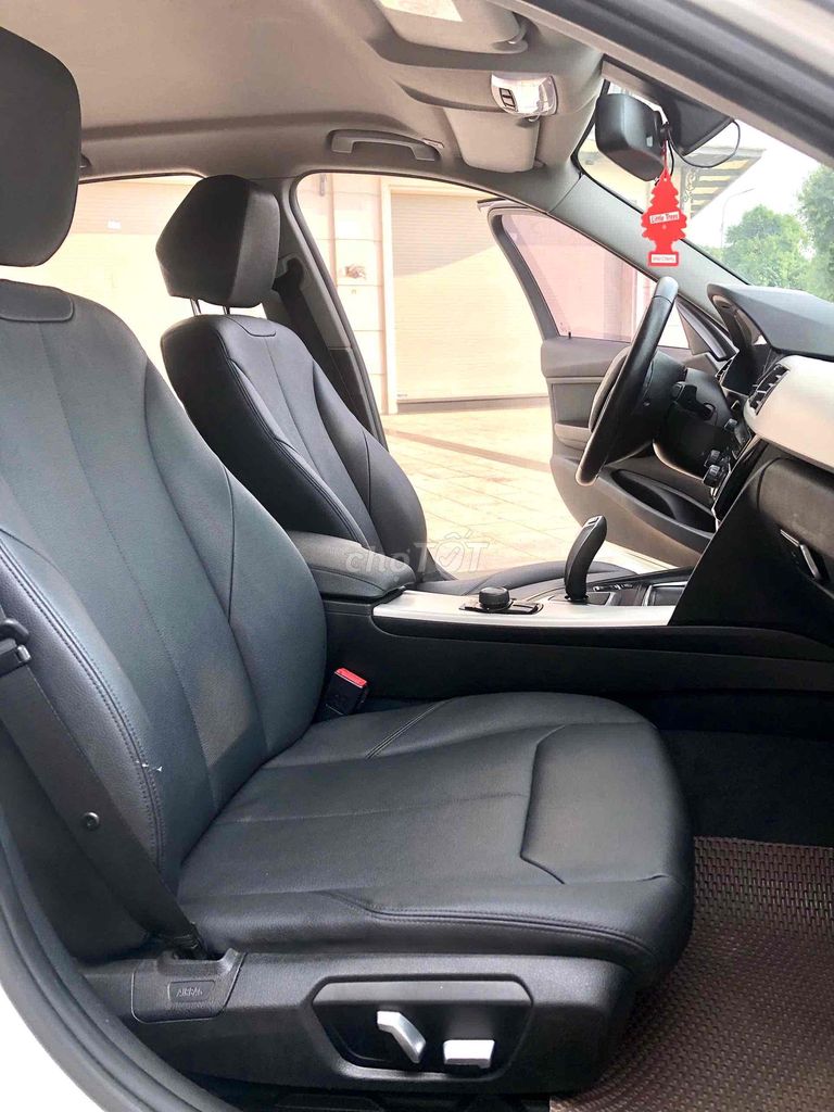 BMW 3 Series 2015 320i - 82000 km máy b48. Mua bán Ô tô tại Quận Gò Vấp Tp Hồ Chí Minh được đăng bởi nguyễn quốc trinh hình 6