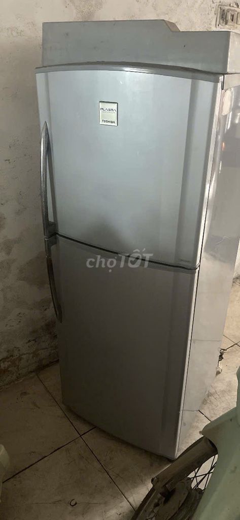 Tủ lạnh Toshiba 170 lít Xám. Mua bán Tủ lạnh tại Quận Hoàng Mai Hà Nội được đăng bởi Hoàng Văn Phúc hình 1