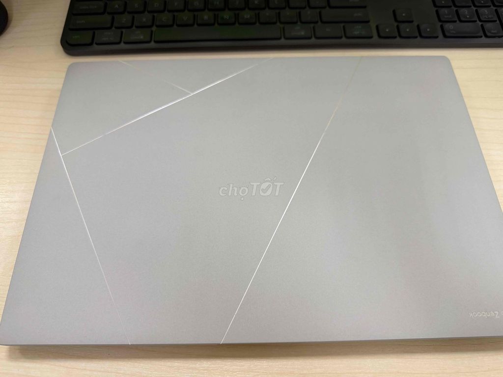 ASUS Zenbook S 14 OLED Ultra 7 32GB/1TB. Mua bán Laptop tại Quận 3 Tp Hồ Chí Minh được đăng bởi Văn hình 1