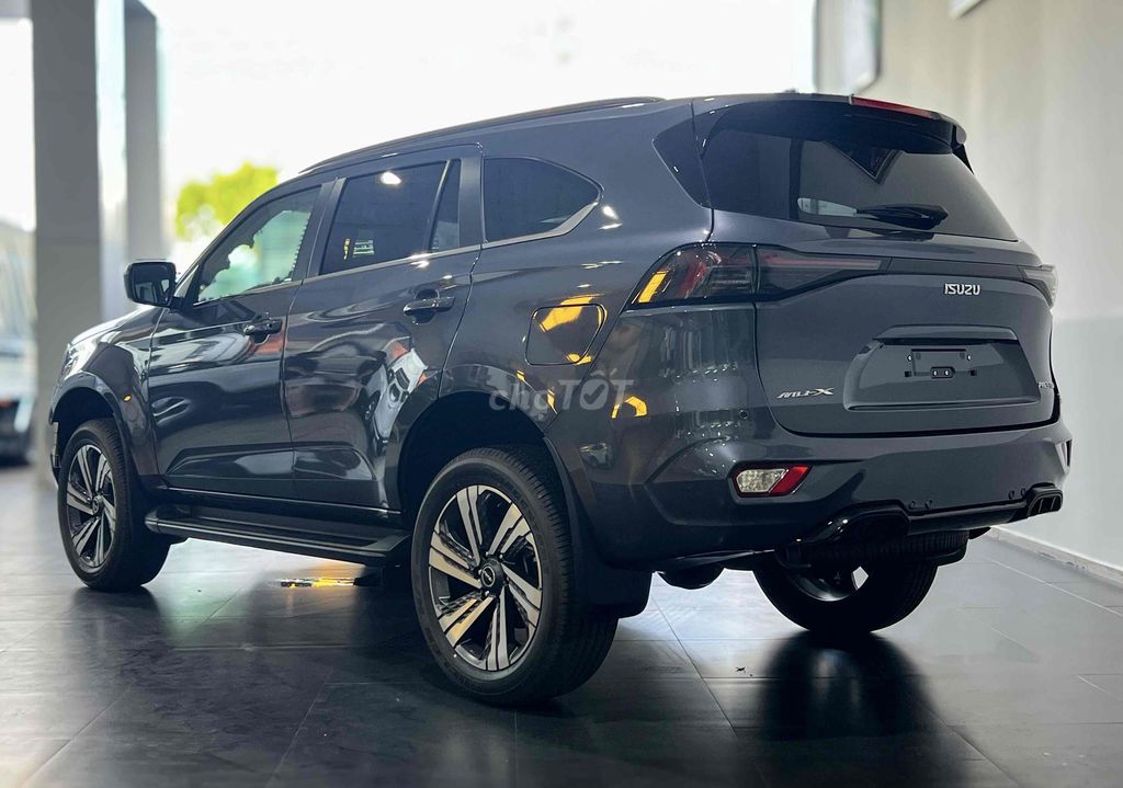 xe isuzu Mux phiên bản cao cấp số tự động 2 cầu. Mua bán Ô tô tại Quận 8 Tp Hồ Chí Minh được đăng bởi Auto Sài Gòn hình 5