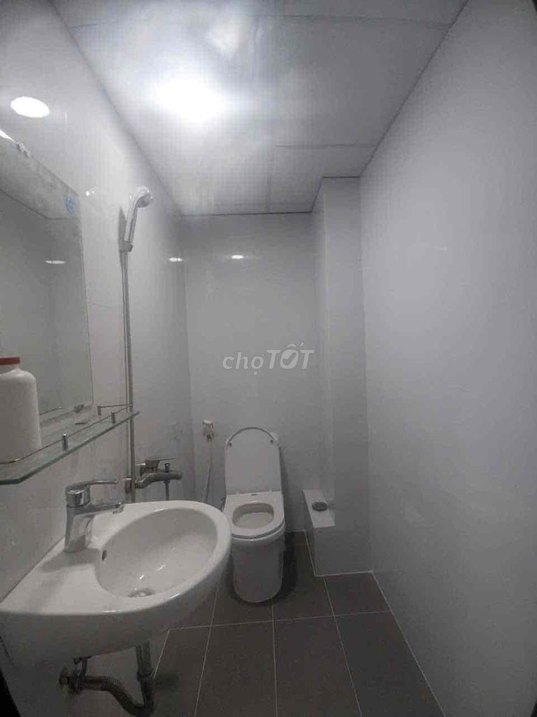 cho thuê nhà nc 1/ quang trung p11(4x10)trệt ,2lầu,2pn,3wc.hẻm 3m