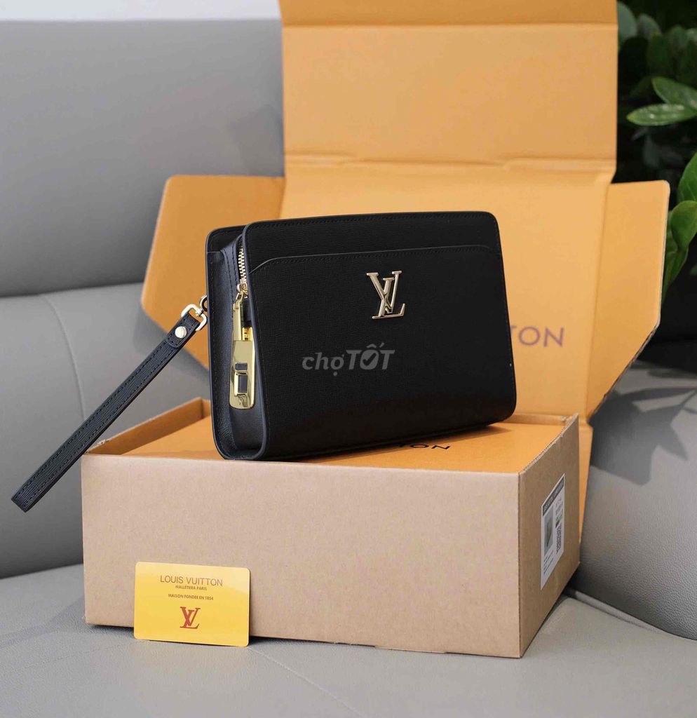 Clutch Nam/ Ví Cầm Tay LV Khoá Vân Tay Cao Cấp. Mua bán Túi xách tại Quận Bình Tân Tp Hồ Chí Minh được đăng bởi Trúc Phương hình 1