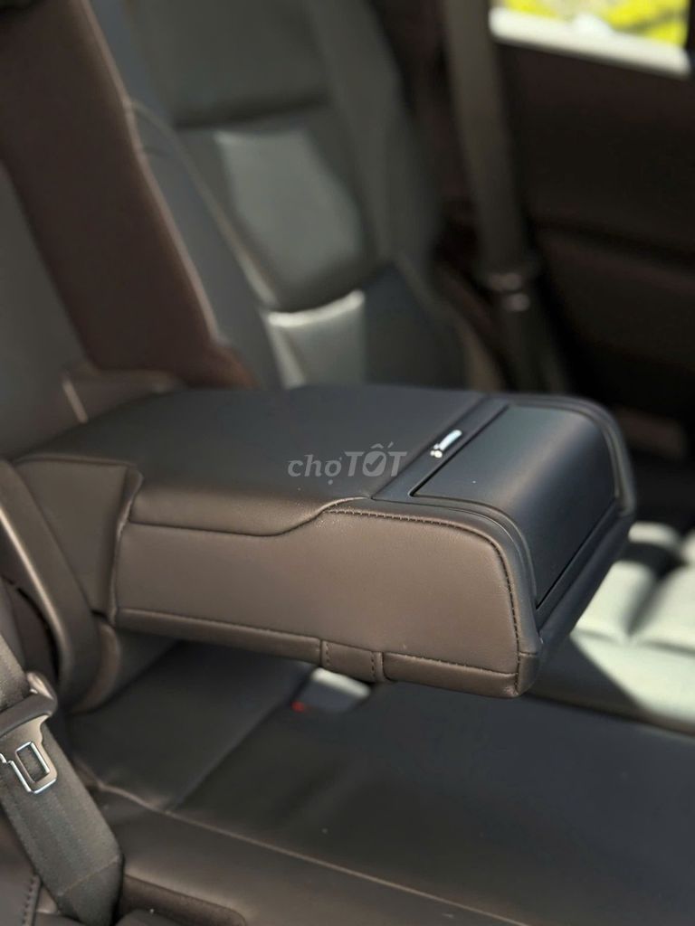 Toyota Land Cruiser 300 VXR V6 2023, Chất Như Mới. Mua bán Ô tô tại Quận Long Biên Hà Nội được đăng bởi Long Biên Cars hình 16