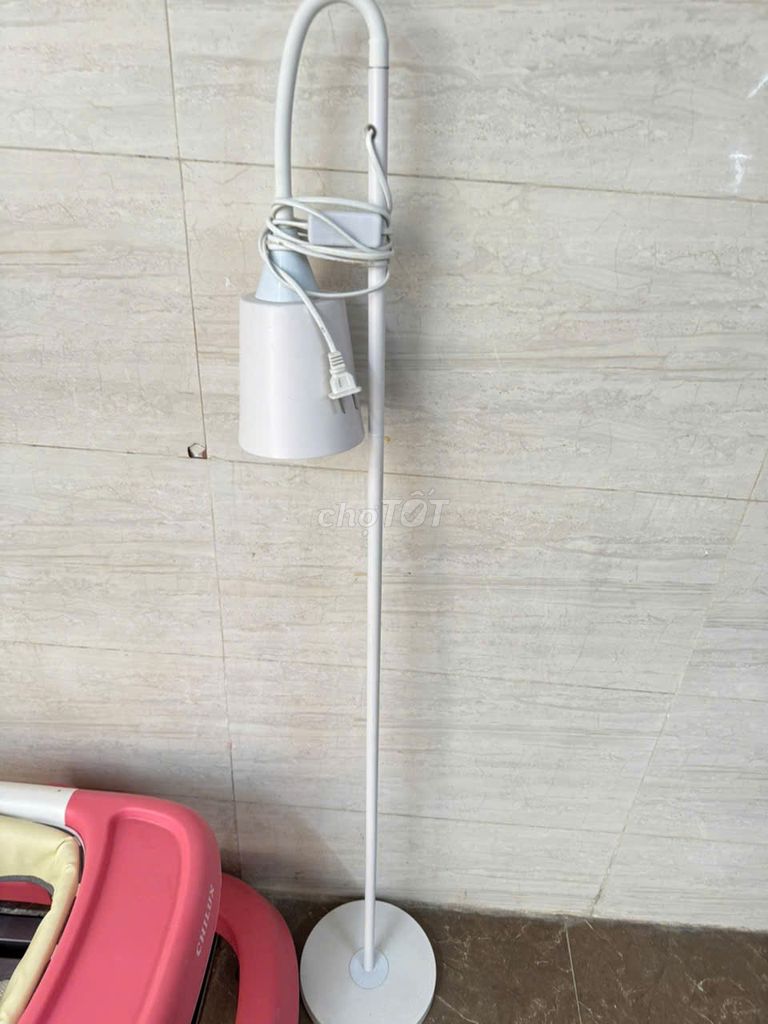 Đèn sàn Trắng trang trí phòng khách. Mua bán Đèn tại Quận Gò Vấp Tp Hồ Chí Minh được đăng bởi Trung Lê hình 1