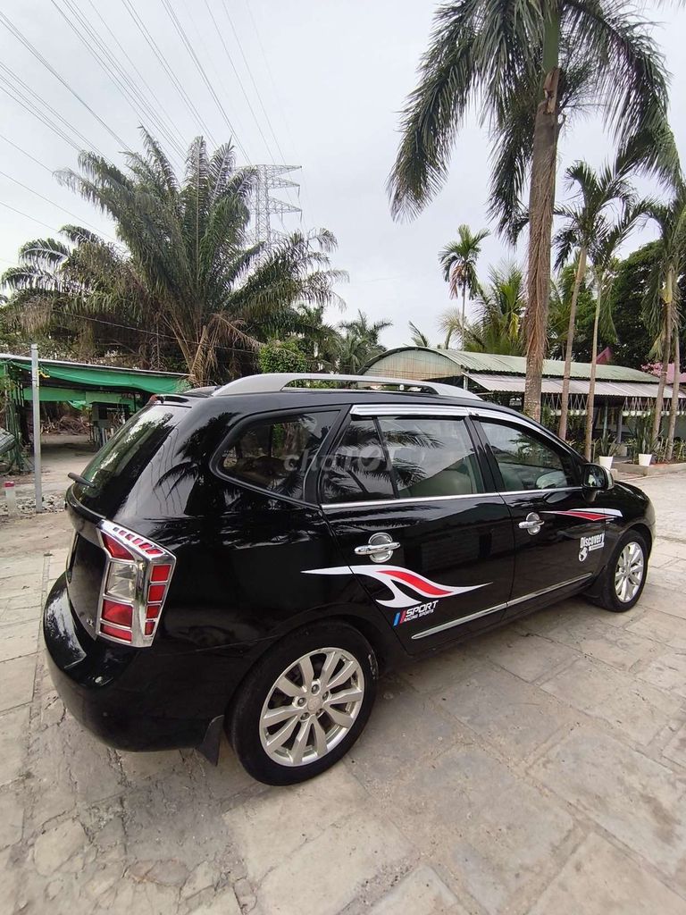 Kia Carens 2011 photo 2
