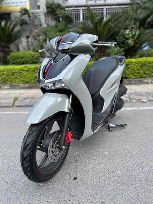 Honda SH 160 Abs 2023 - lướt mới 29C2-035.95. Mua bán Xe máy tại Quận Hoàng Mai Hà Nội được đăng bởi Xe Máy Quân Oanh  hình 1