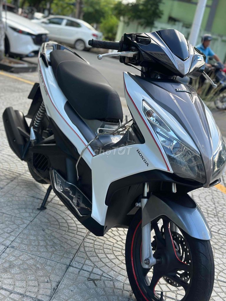 Мотоцикл Honda Air Blade 2014, белый