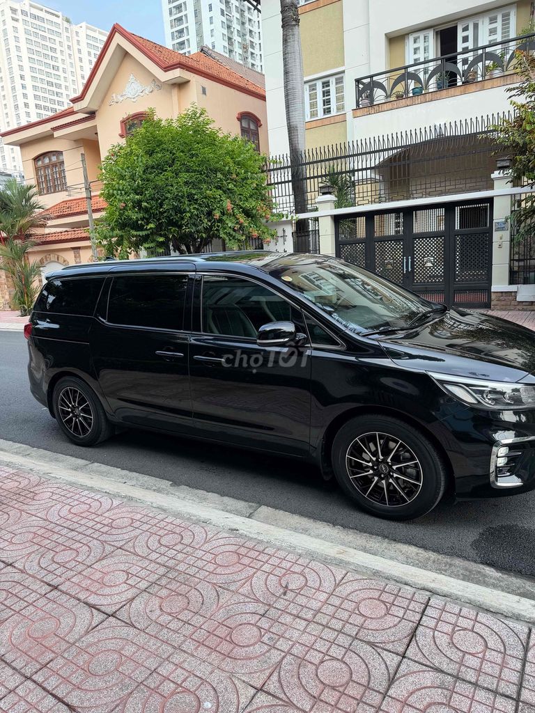Kia Sedona 2019 photo 2