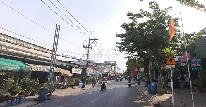 Cần bán lô đất cạnh chợ Việt Kiều, DT: 112m2 Sổ hồng riêng Giá: 1.1 tỷ