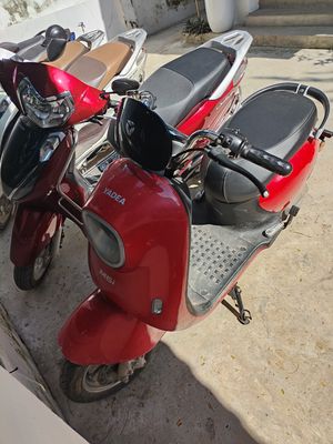 Hà Đông - Bán xe điện Yadea M6I màu đỏ. Mua bán Xe điện tại Quận Hà Đông Hà Nội được đăng bởi Nguyễn Ngọc Phương