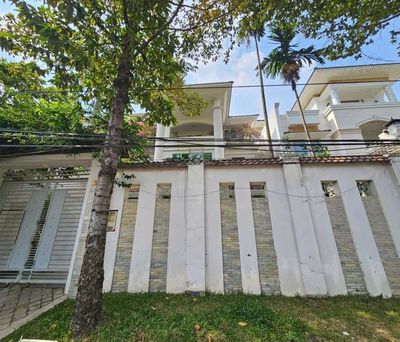 Rent · 6 bd · 143 м² · Quận Bình Thạnh, ул. Đường Ung Văn Khiêm