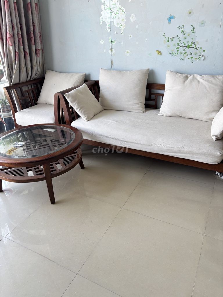 Bộ bàn ghế sofa Gỗ Sang trọng. Mua bán Bàn ghế tại Huyện Nhà Bè Tp Hồ Chí Minh được đăng bởi Hanh hình 1