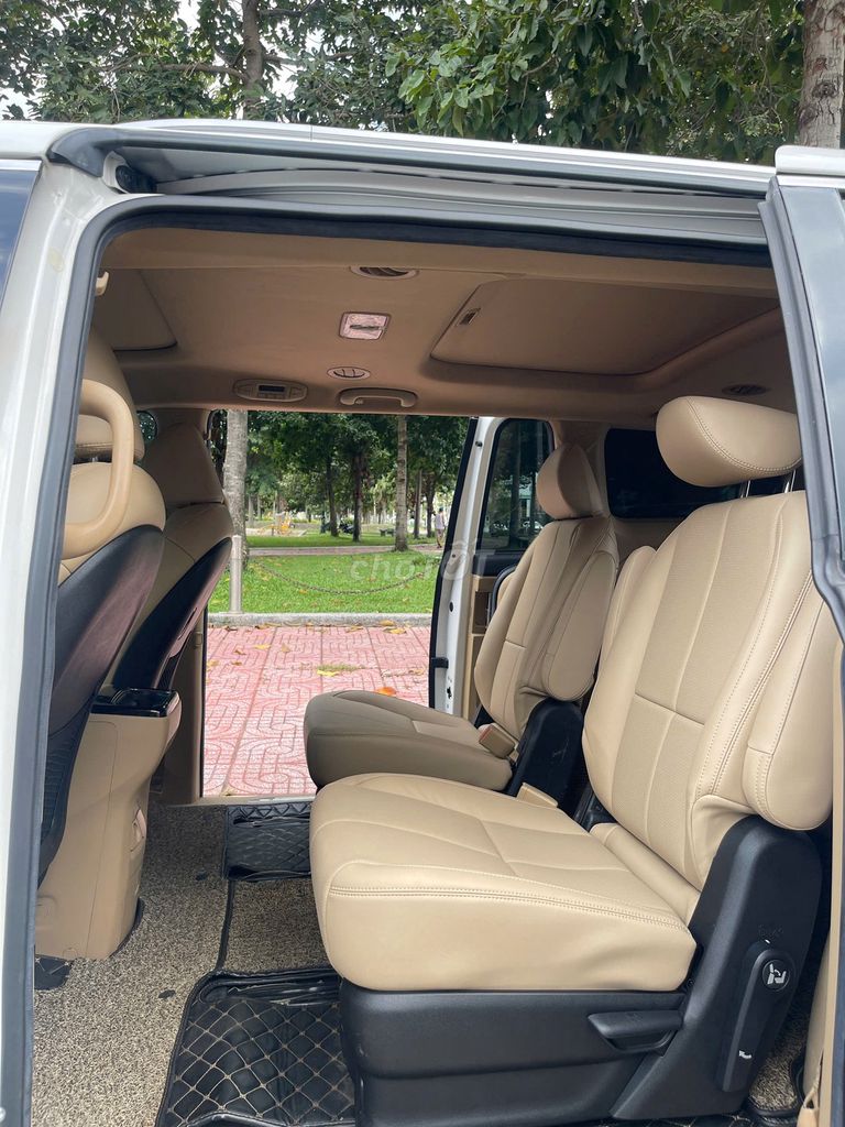 Kia Sedona 2.2 DAT Luxury 2019 - 56000 km. Mua bán Ô tô tại Thành phố Dĩ An Bình Dương được đăng bởi trần thị khánh huyền  hình 6