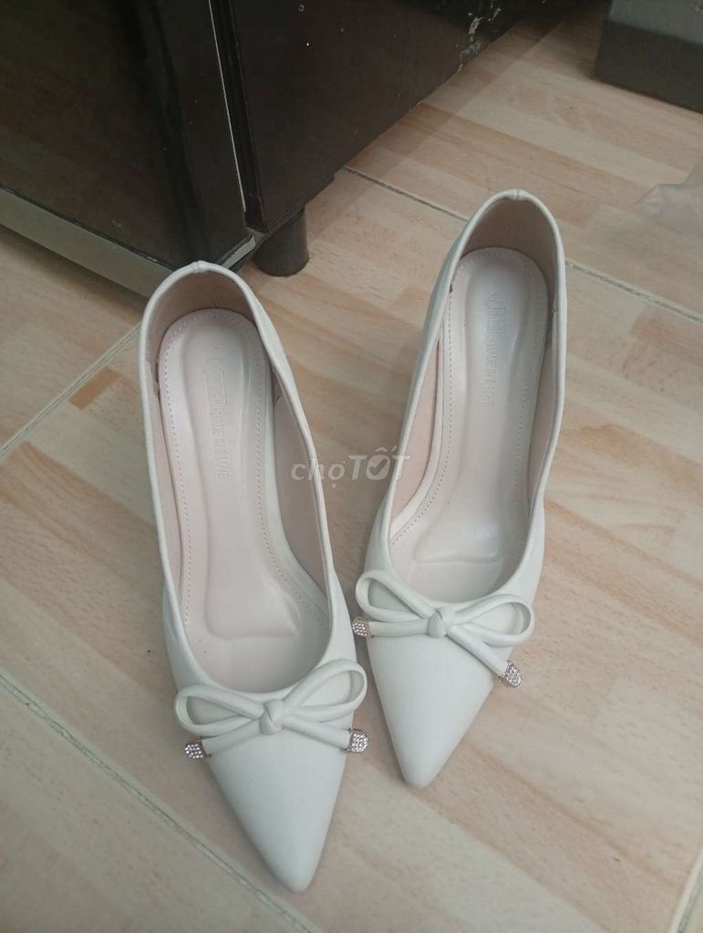 Giày cao gót Nữ Trắng size 37 Mới. Mua bán Giày dép tại Quận Gò Vấp Tp Hồ Chí Minh được đăng bởi  Oanh Trần  hình 1