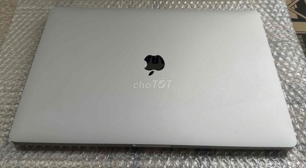 MACBOOK PRO 2019 16": i9 RAM 16,SSD 512 ĐỒ HOẠ 4GB