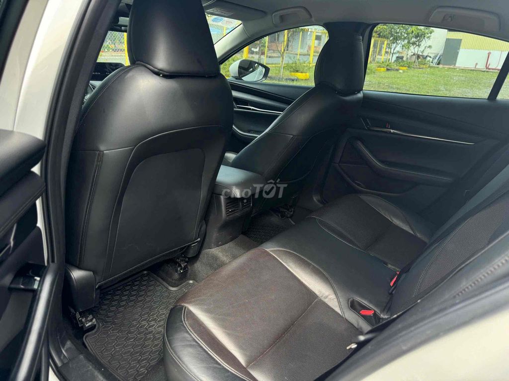 Mazda 3 1.5 Luxury 2023 Chỉ Từ 190Triệu. Mua bán Ô tô tại Quận Ninh Kiều Cần Thơ được đăng bởi Chuyên Mua Bán Ô Tô Qua Sử Dụng Carpla Cần Thơ hình 9