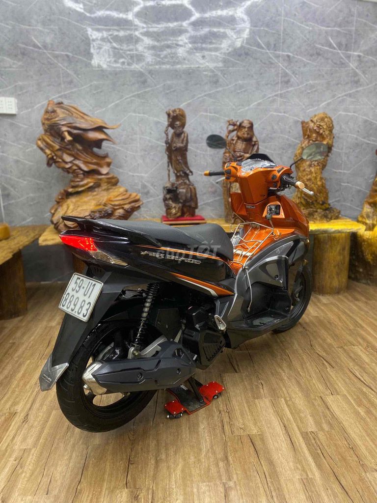 👉Airblade 125Fi máy nguyên zin, dàn áo liền lạc. Mua bán Xe máy tại Quận 7 Tp Hồ Chí Minh được đăng bởi Xe Cũ Hiếu CT hình 2