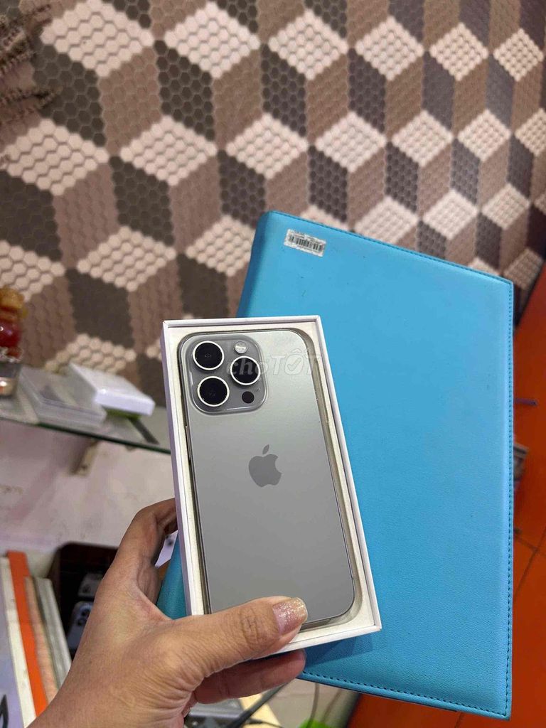 iphone 15pro 1tb natural qtế mỹ pin91 zin áp suất. Mua bán Điện thoại tại Quận 3 Tp Hồ Chí Minh được đăng bởi Nam Á Mobile hình 1