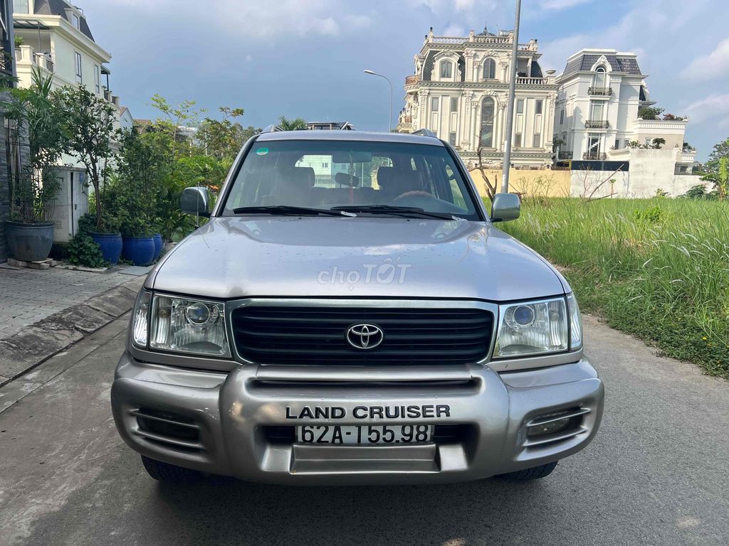 Золотой песочный номер Toyota Land Cruiser 2002