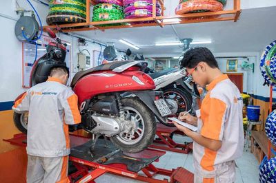 Cửa Hảng Xe Máy Bình Tâm