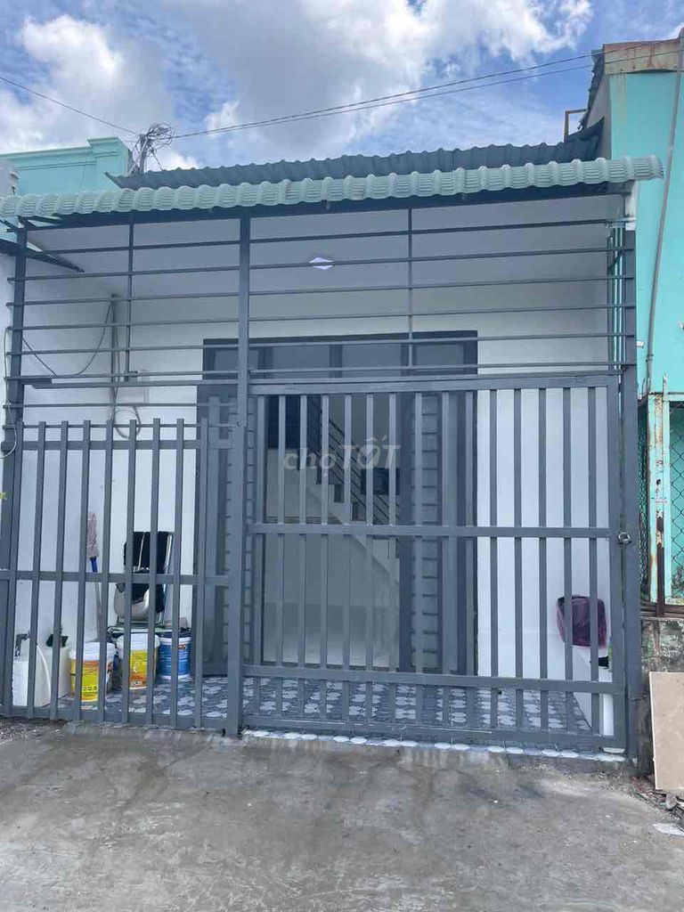 Nhà mặt tiền 40m2 1,35tỷ