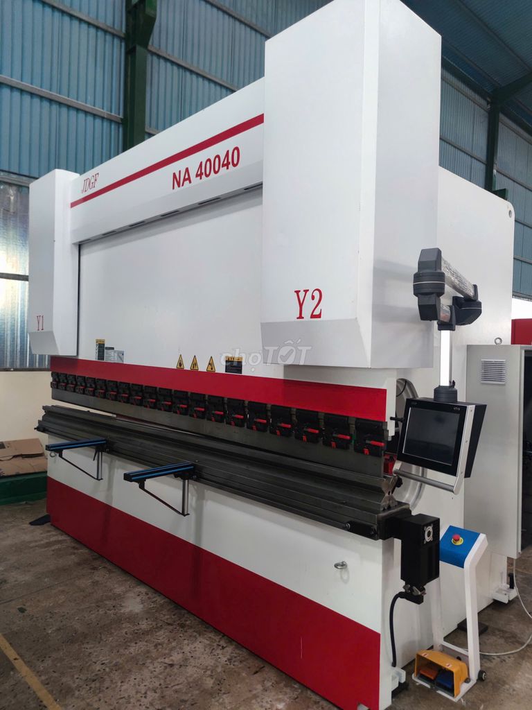 XEM MÁY TẠI LONG AN-MÁY CHẤN CNC 400 TẤN 4M