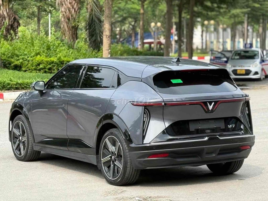 VinFast VF7 2024 Plus nâng cấp -  27000 km. Mua bán Ô tô tại Quận Cầu Giấy Hà Nội được đăng bởi Lê Chiến hình 3