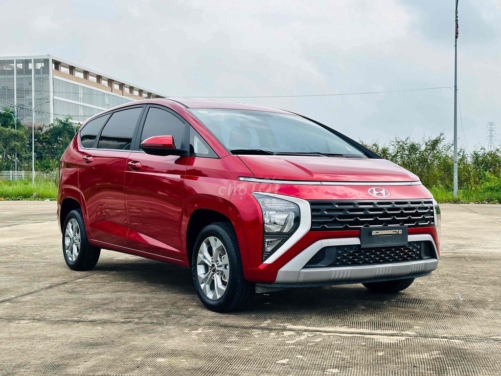 Hyundai Stargazer 2026 CVT Đỏ 5.000 KM Cho Góp