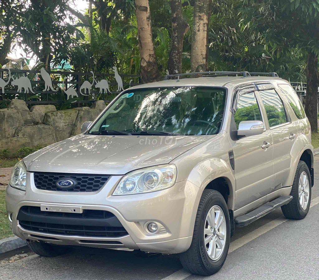 Ford Escape XLT 2.3AT 2010 model 2011 2 cầu