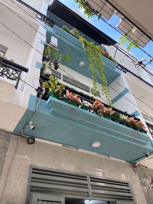 Nhà phố 28 m² · 3 PN · Đường Nguyễn Ảnh Thủ