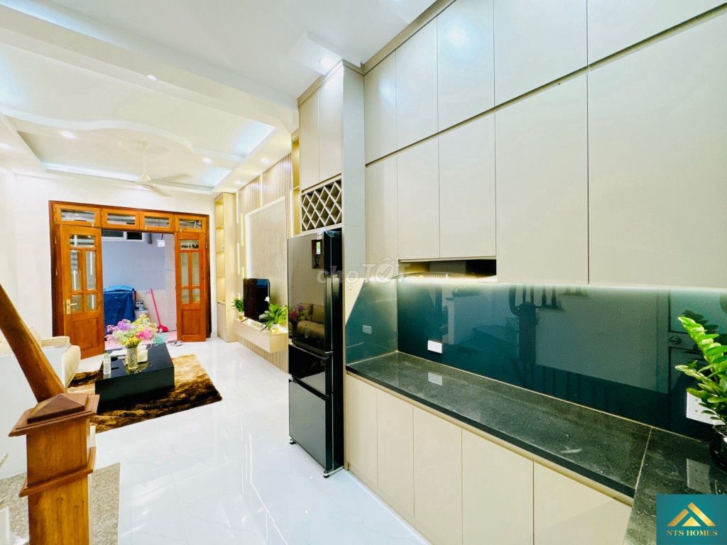 Cho thuê nhà Trần Bình, 35m, 5 tầng, full đồ đẹp, 15Tr