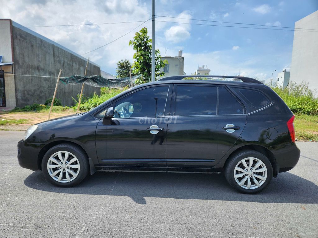 Kia Carens 2011 LX 1.6 MT - 7 chỗ - số sàn