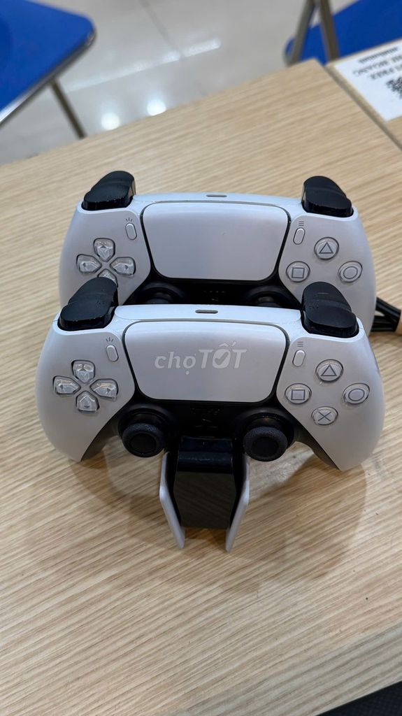 Tay cầm chơi game Sony DualSense PS5 Đã sử dụng. Mua bán Thiết bị chơi game tại Quận Đống Đa Hà Nội được đăng bởi Thế Hoàng hình 1