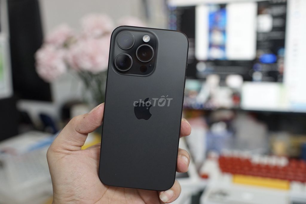 iPhone 15 Pro black 128Gb - q.tế khe sim Cbh 06/25