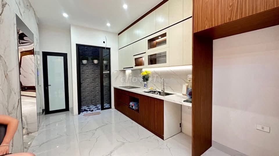 Продается дом в Гонконге Май - Бах Май, 56 м², 5 этажей, около 12 миллиардов
