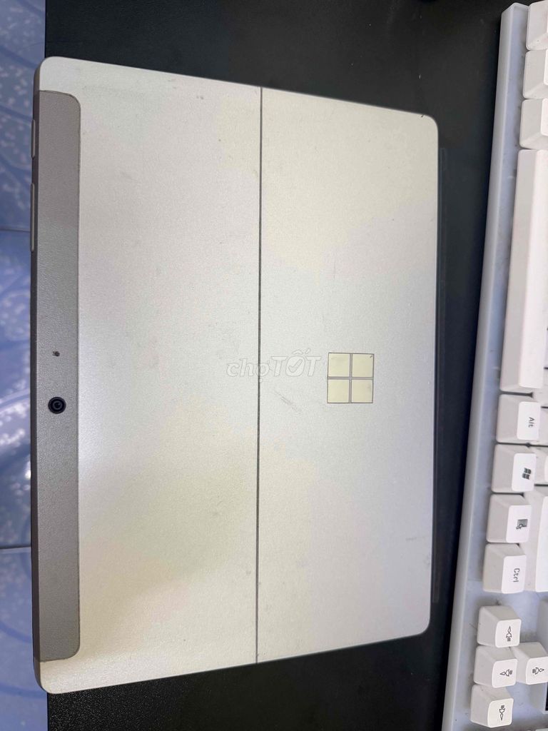 Microsoft Surface Go 2 nhỏ gọn, tiện lợi. Mua bán Laptop tại Quận 10 Tp Hồ Chí Minh được đăng bởi hoàng hình 1